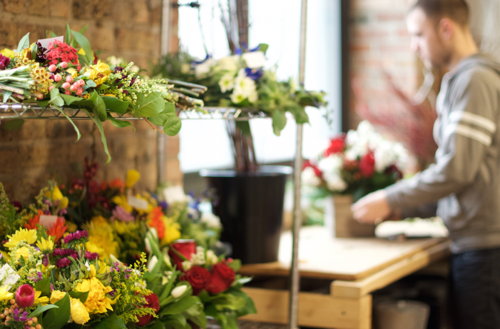 VIDEO Chicago online florist finds efficiencies, and customers